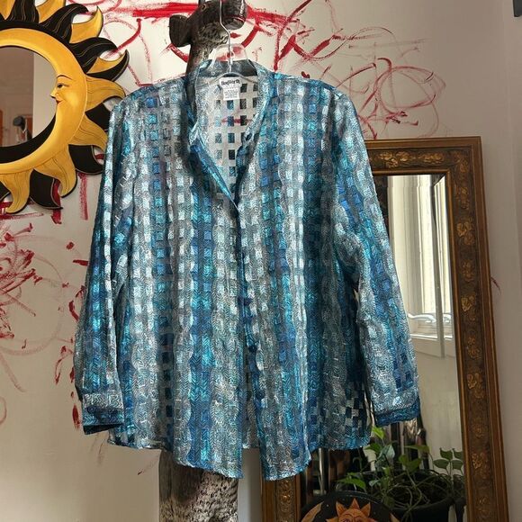 BonWorth Shimmering Blue and White Top Small Petite - Picture 16 of 16